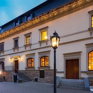Male Versailles Szálloda